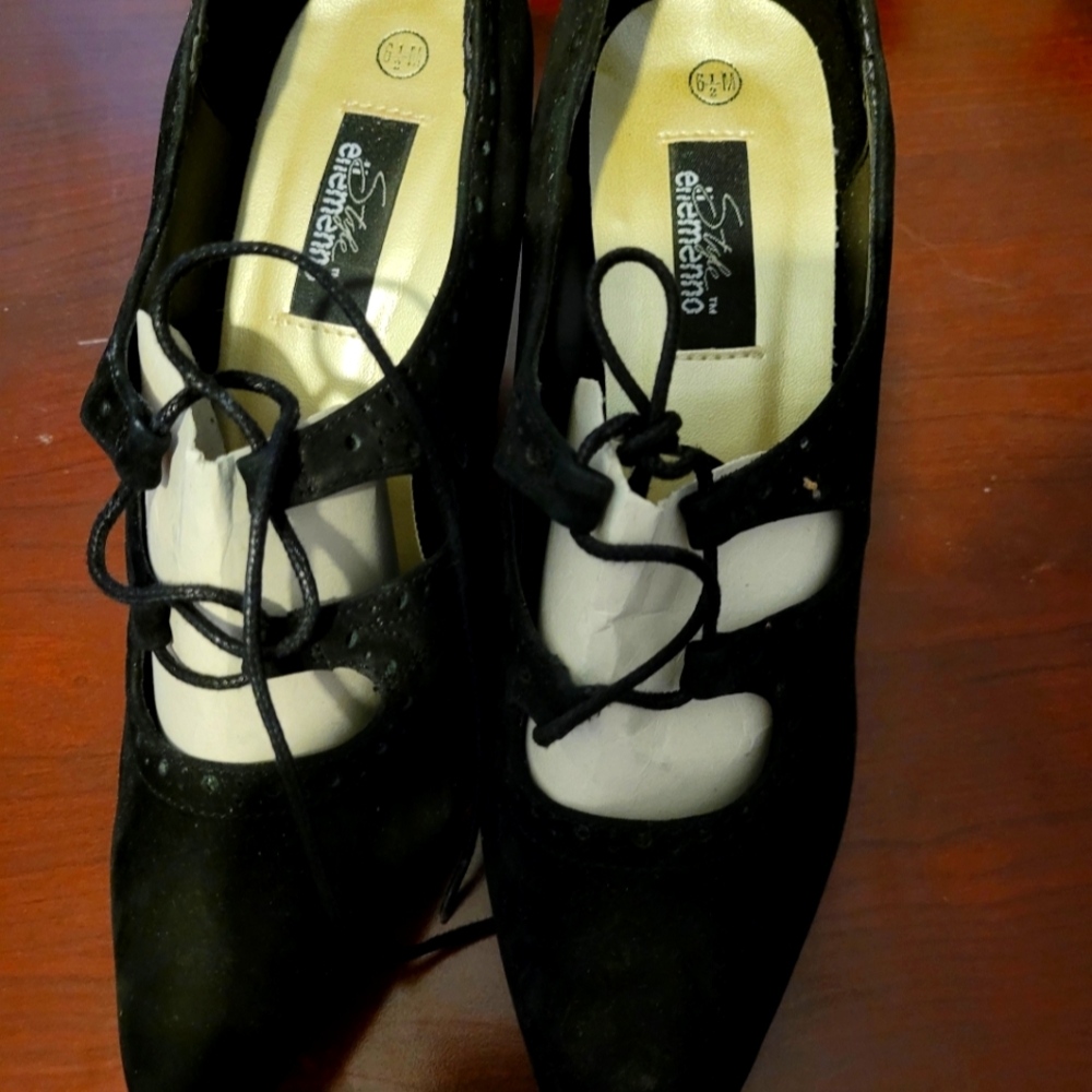 Style Ellemenno Heels size 6.5 black